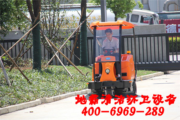 贵港道路清扫车多少钱【广西地霸】