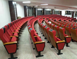 漳州闽南师范大学礼堂椅图片