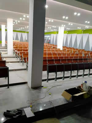 河源南开实验学校阶梯排椅图片