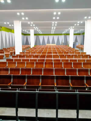 河源南开实验学校阶梯排椅图片