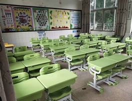 湖南某小学学生课桌椅