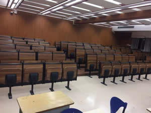 广雅中学阶梯排椅图片
