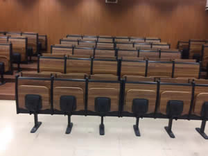 广雅中学阶梯排椅图片