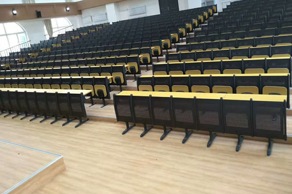 学生课桌椅面板的标准选择方法
